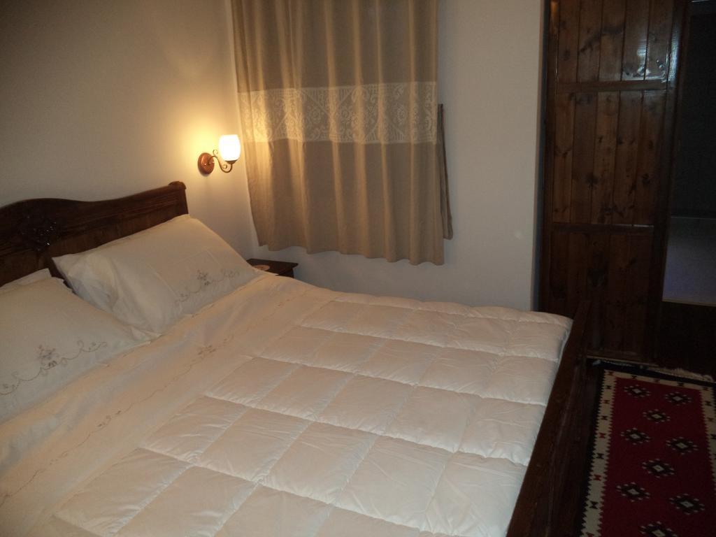 Hotel Vila Aleksander Berat Værelse billede